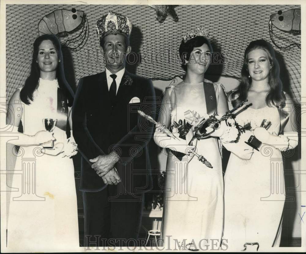 1970 Press Photo Shrimp Queen Arlene Leblanc and Delcambre Shrimp Festival Maids- Historic Images