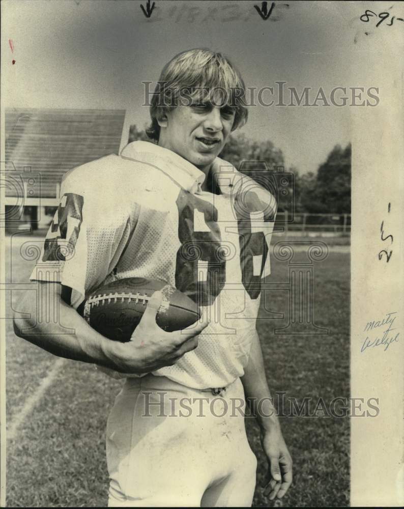 1977 Press Photo Marty Wetzel, Football Player on Football Field - noo72586- Historic Images