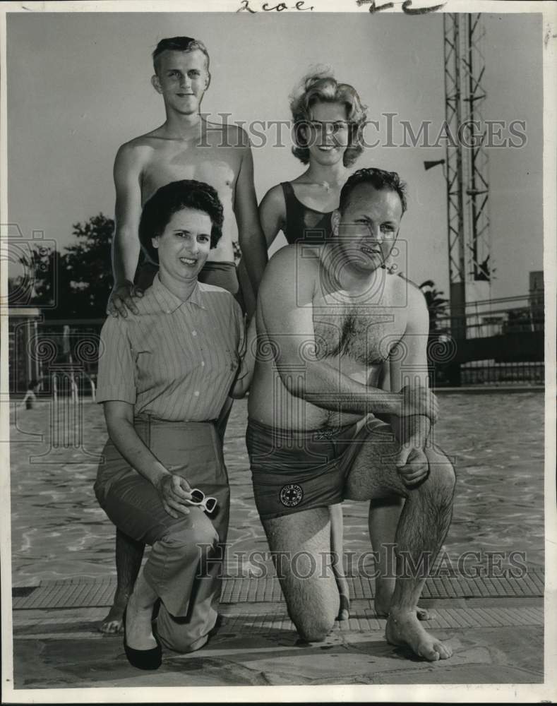 1963 Press Photo Mr. and Mrs. Amador Windmeyer and family swim at Pontchartrain- Historic Images