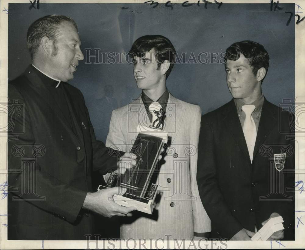 1970 Press Photo St. Angela Merici champions at the CYO-CSAL awards banquets- Historic Images