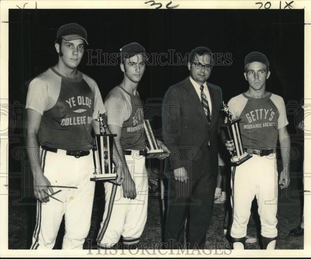 1971 Press Photo Baseball Players at Appreciation Night at Kirsch-Rooney Park- Historic Images