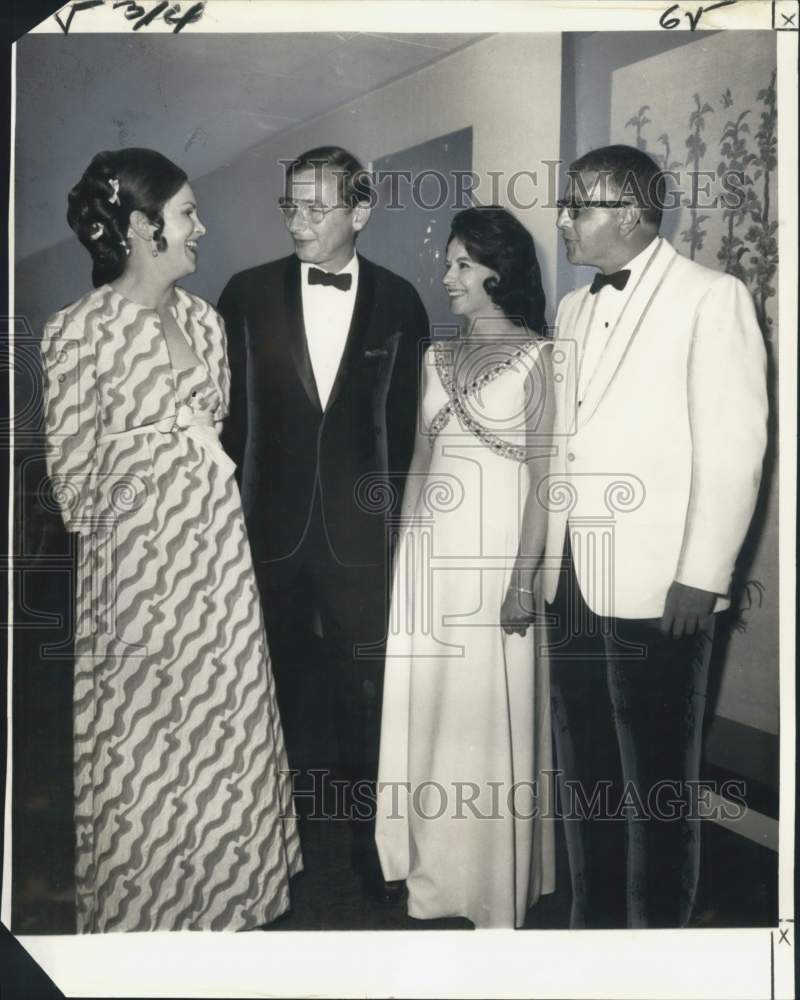1969 Press Photo Delegates attend benefit charity ball at Suburban Country Club