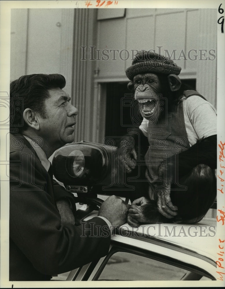 1979 Press Photo Claude Akins guest stars on BJ and the Bear, on NBC.- Historic Images