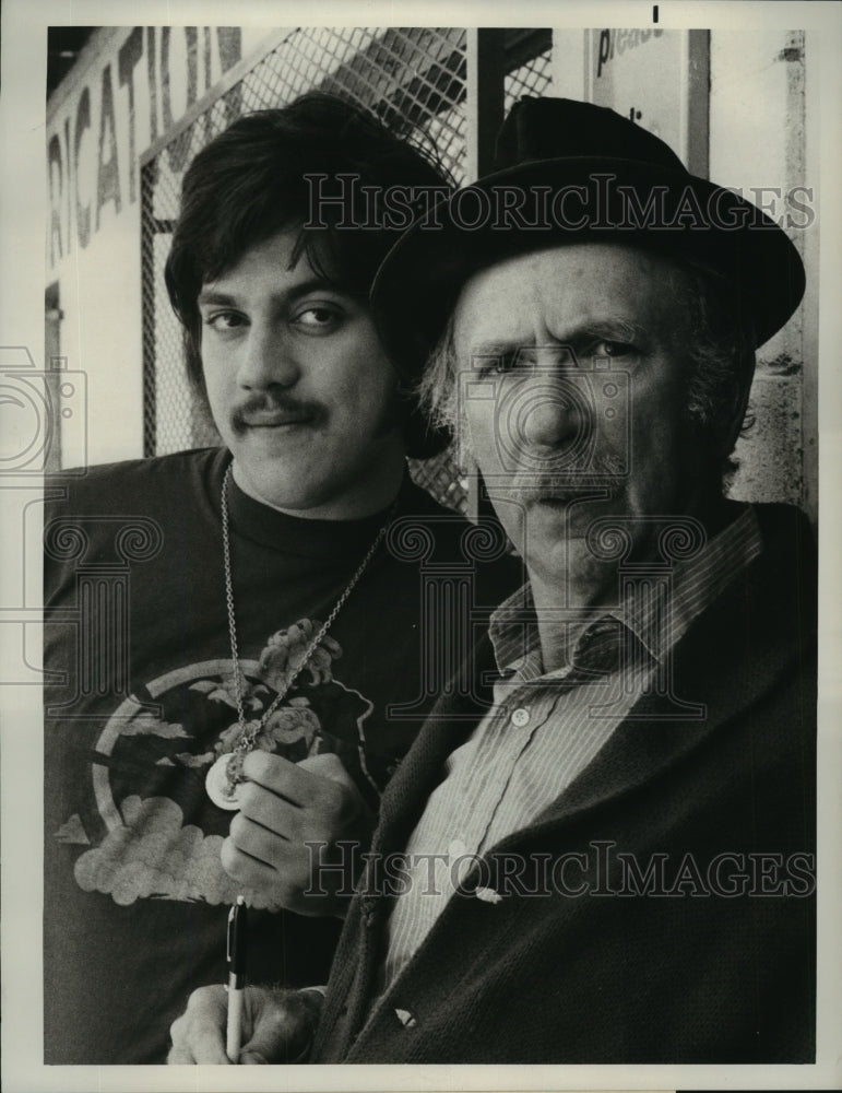 1974 Press Photo Freddie Prinze and Jack Albertson in Chico and the Man.- Historic Images