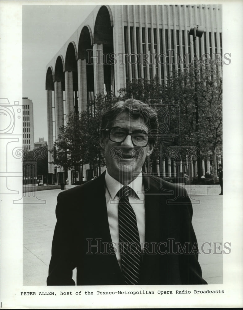 1988 Press Photo Peter Allen, host of the Texaco-Metropolitan Opera radio.- Historic Images