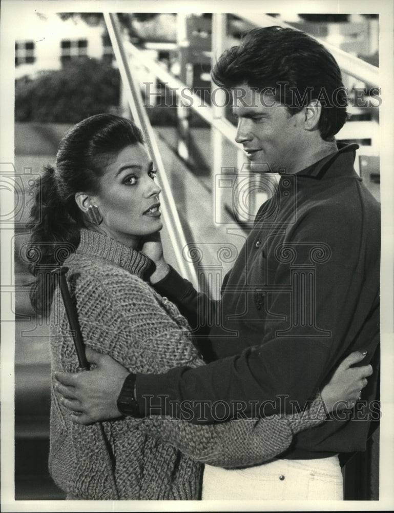 1989 Press Photo Kristian Alfonso and Lorenzo Lamas in Falcon Crest, on CBS.- Historic Images