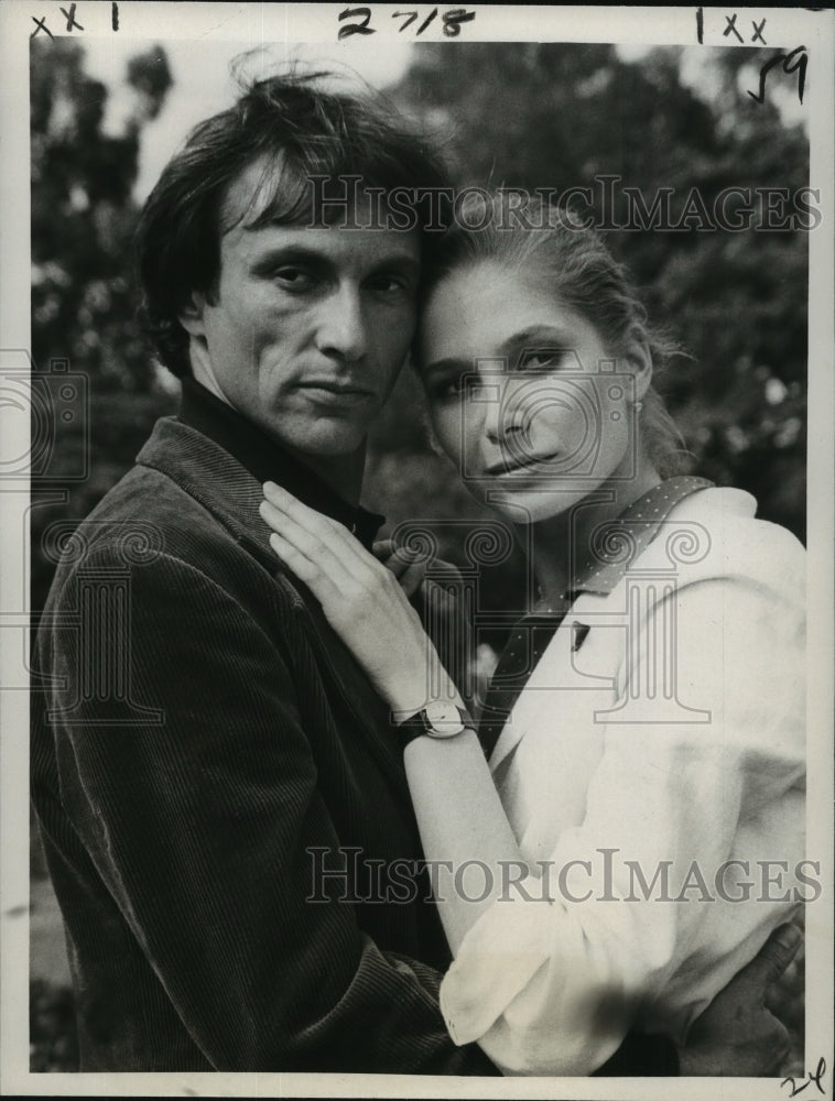 1979 Press Photo Deborah Raffin and David Ackroyd in Mind Over Murder.- Historic Images