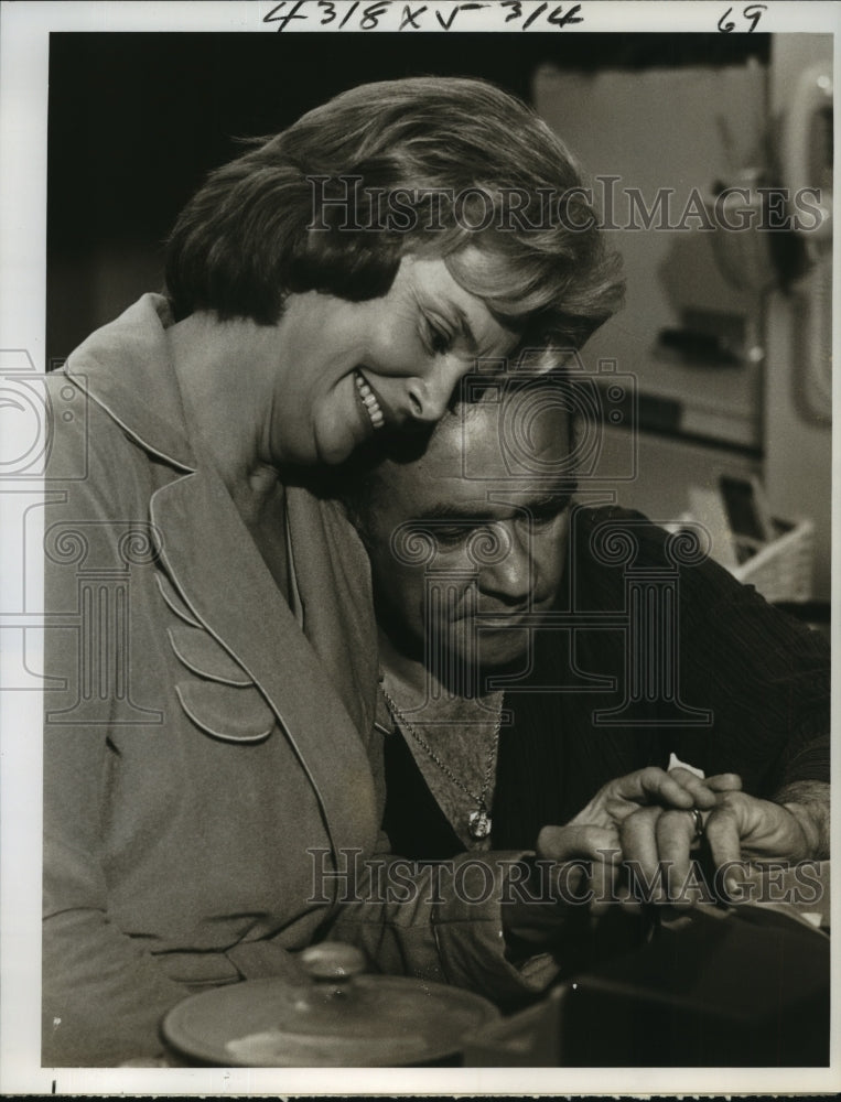 1976 Press Photo Bettye Ackerman and Edward Asner in Police Story, on NBC.- Historic Images