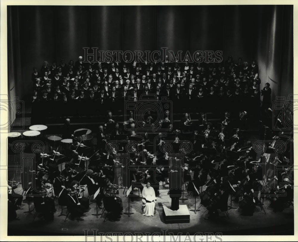 Press Photo John Alexander, director of the Irvine Master Chorale. - nop01126- Historic Images