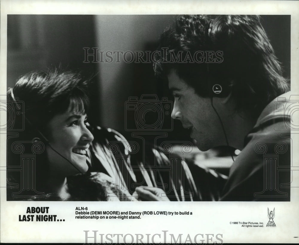 1986 Press Photo Demi Moore and Rob Lowe in a scene from About Last Night.- Historic Images