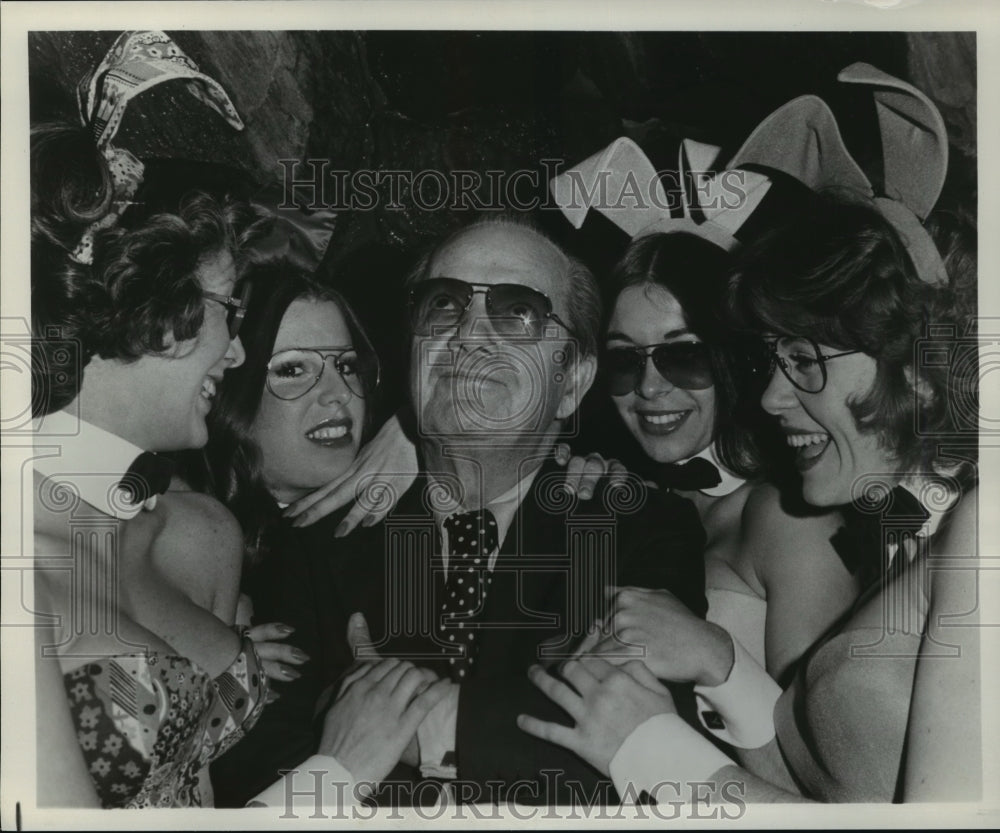 1976 Press Photo Joey Adams, comedian. - nop01305- Historic Images
