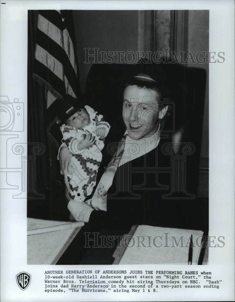 1986 Press Photo Harry Anderson in a scene on Night Court, on NBC. - nop02529- Historic Images