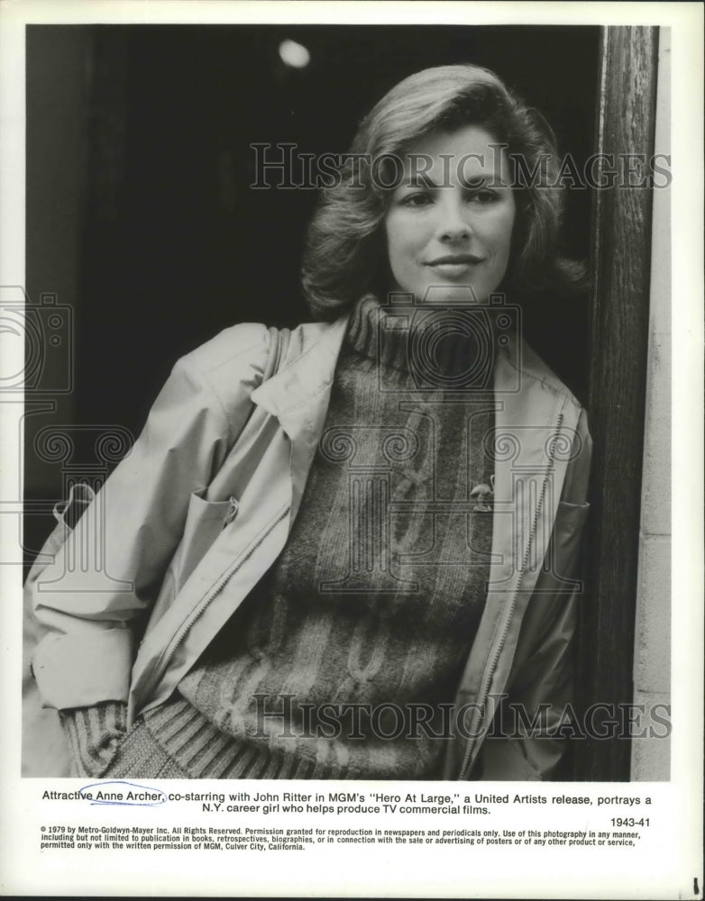 Load image into Gallery viewer, 1979 Press Photo Actress Anne Archer in "Hero at Large" Film - nop03225
