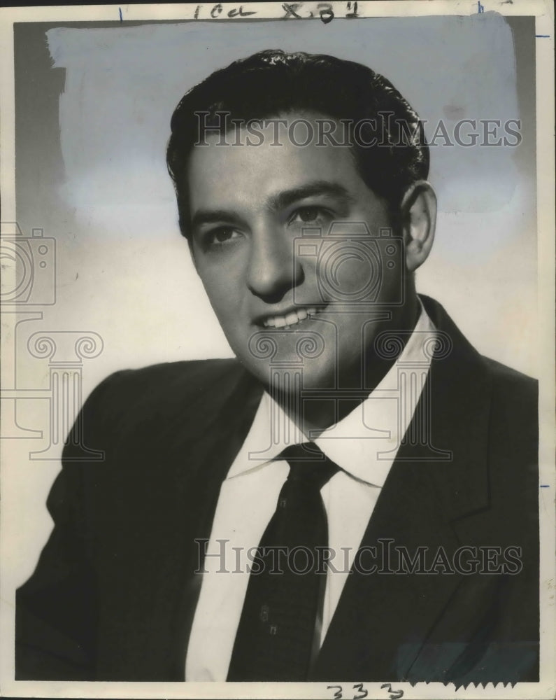 Load image into Gallery viewer, 1956 Press Photo Charles Anthony, Metropolitan Opera tenor, headlines in Pops.
