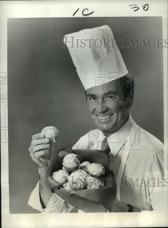 1973 Press Photo Bob Barker for "24th Annual Bake Off Awards" Special ABC TV- Historic Images