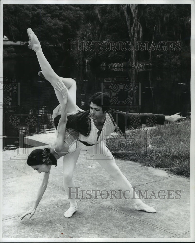 1974 Press Photo Fernando Concha and Valerie Smith in Concerto in F. - nop05072- Historic Images