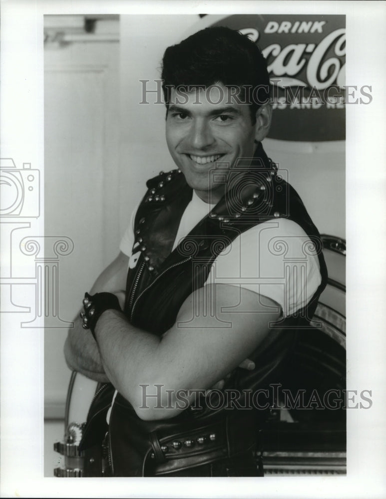 1997 Press Photo &quot;Grease&quot; - Joseph Barbara in Broadway Production - nop05107