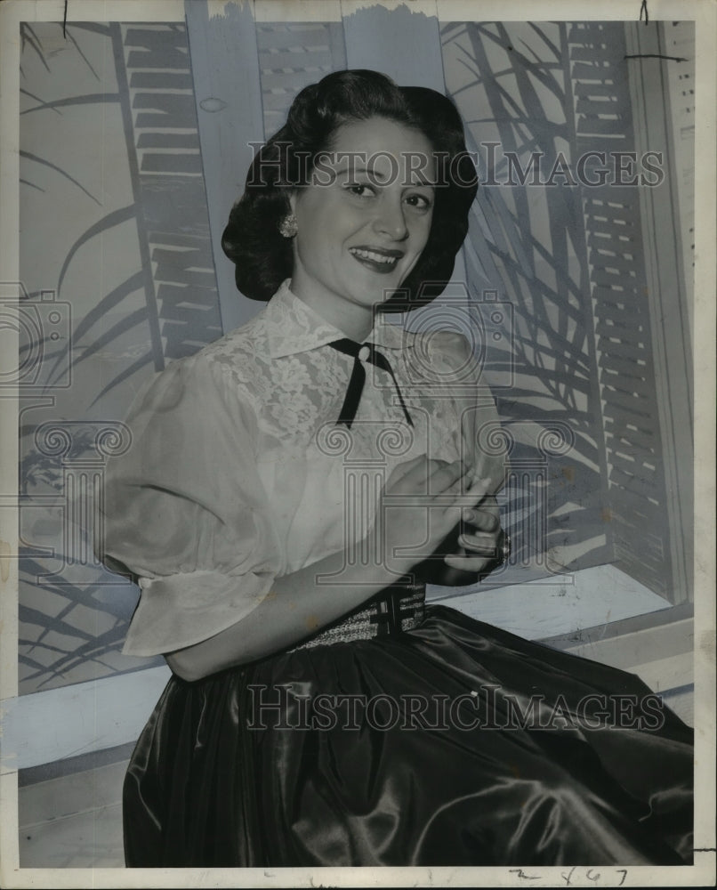 1953 Press Photo Mimi Benzell to open 1953 Summer Pop Concert Series.