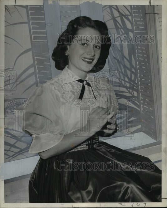 1953 Press Photo Mimi Benzell to open 1953 Summer Pop Concert Series.