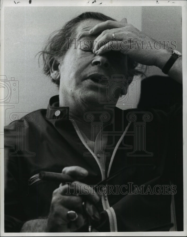 1968 Press Photo Milton Berle at a stage rehearsal. - nop06382- Historic Images