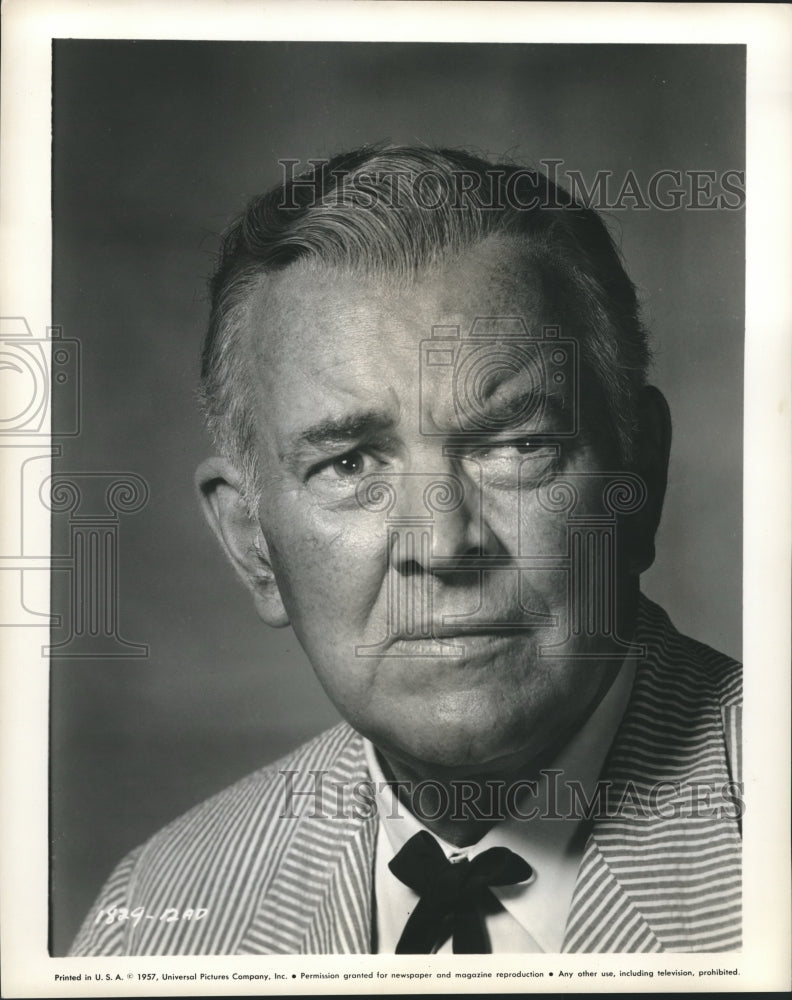1957 Press Photo Sidney Blackmer stars in Tammy and the Bachelor. - nop07802
