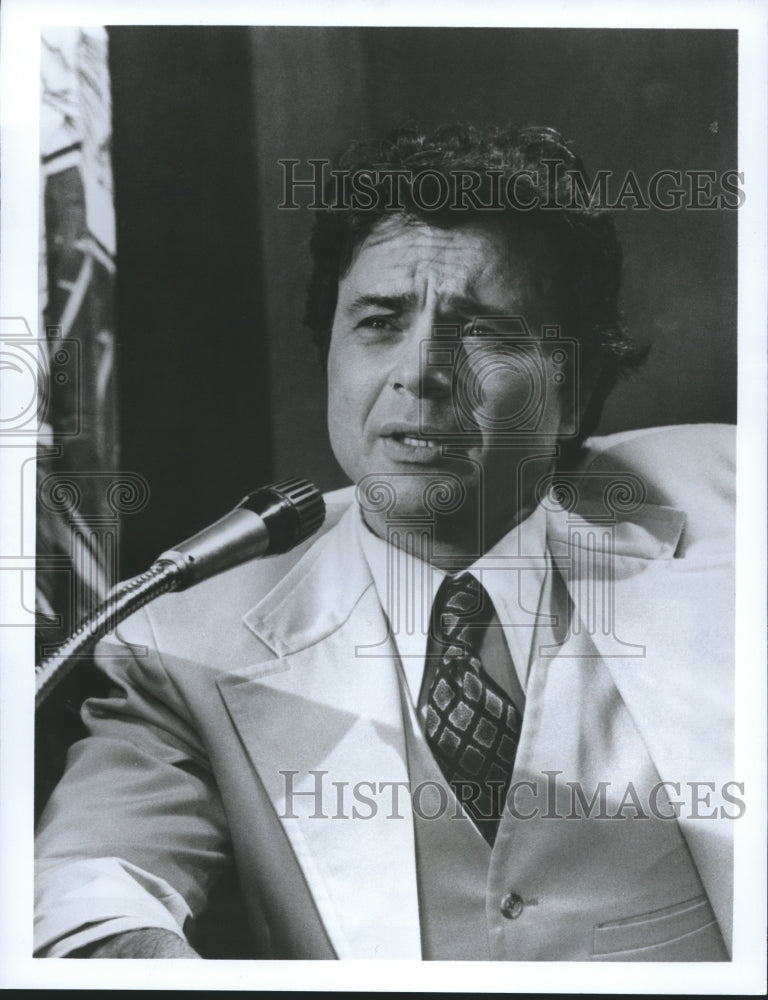 1977 Press Photo Actor Robert Blake As Detective Tony Baretta In "Baretta"