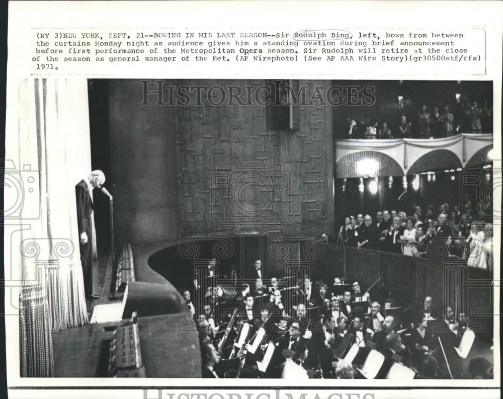 1971 Press Photo Standing ovation for Rudolf Bing, retires after opera season