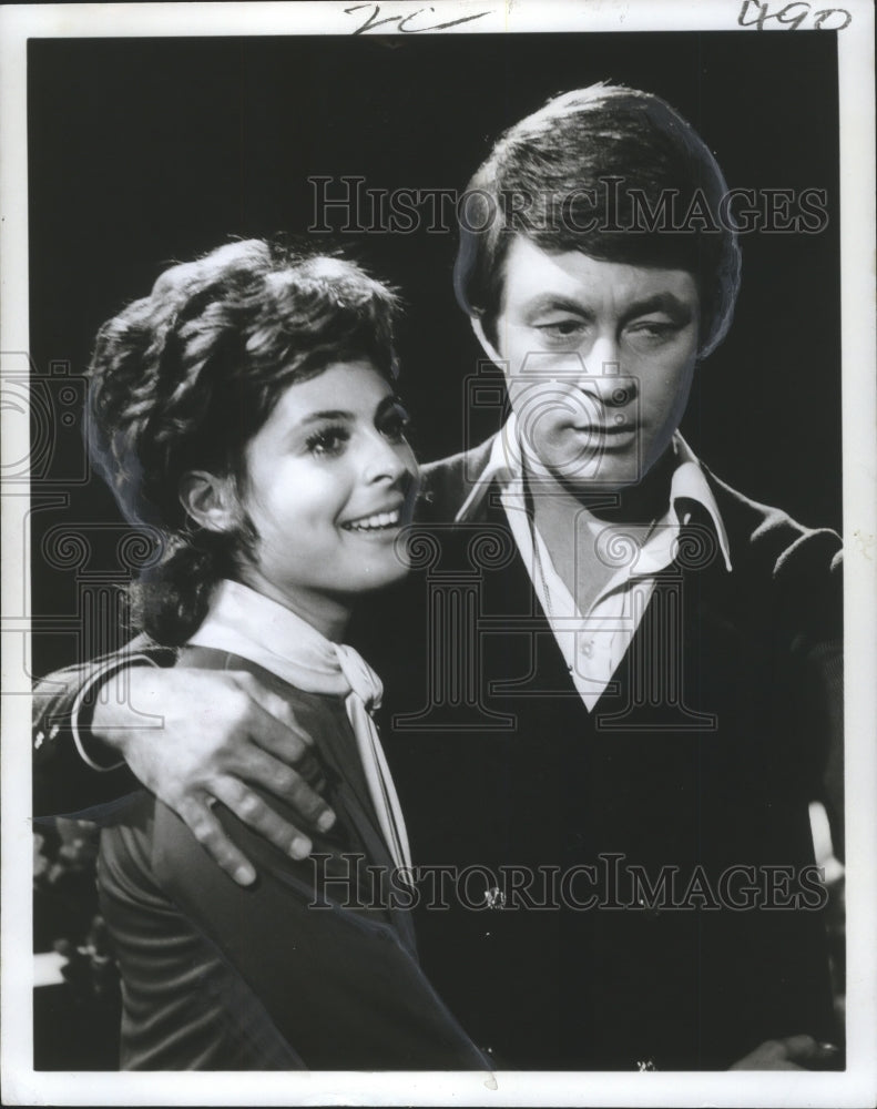 1971 Press Photo Bill Bixby, actor with unidentified person. - nop09326- Historic Images