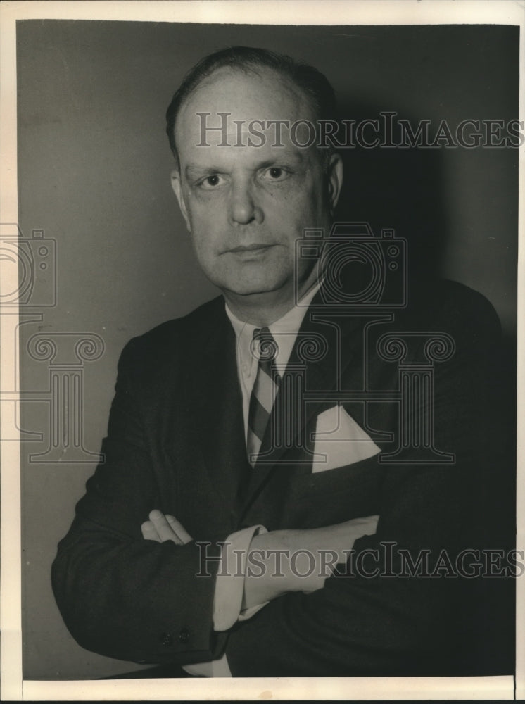 1956 Press Photo Croswell Bowen, author of &quot;The Great Brinks&#39; Robbery&quot; series