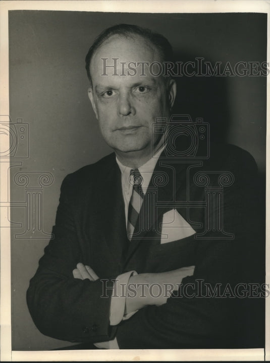 1956 Press Photo Croswell Bowen, author of "The Great Brinks' Robbery" series