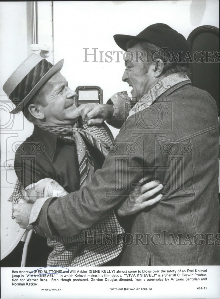 1977 Press Photo Red Buttons and Gene Kelly star in Viva Knievel! - nop12231