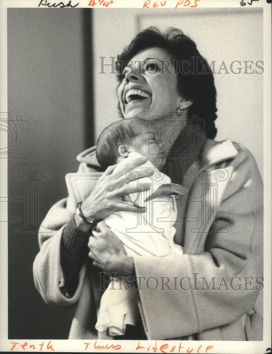 1980 Press Photo Carol Burnett stars in "The Tenth Month," CBS/TV - nop12419