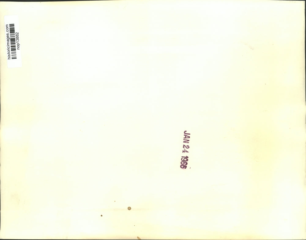 1966 Press Photo Van Cliburn, celebrated Texas pianist, throws a snowball