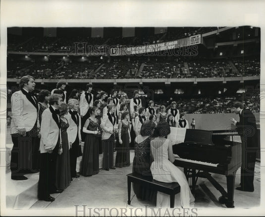 1975 Press Photo The Centenary College Choir opens Superdome festivities.