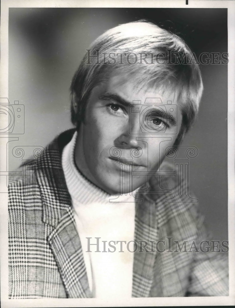 1969 Press Photo Dennis Cole stars on Bracken's World, on NBC. - nop14718- Historic Images