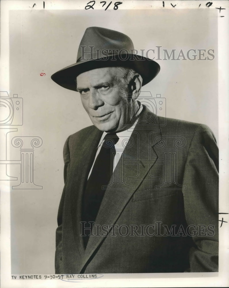 Load image into Gallery viewer, 1957 Press Photo Trivia quiz question #5 is Lieutenant Tragg's first name.
