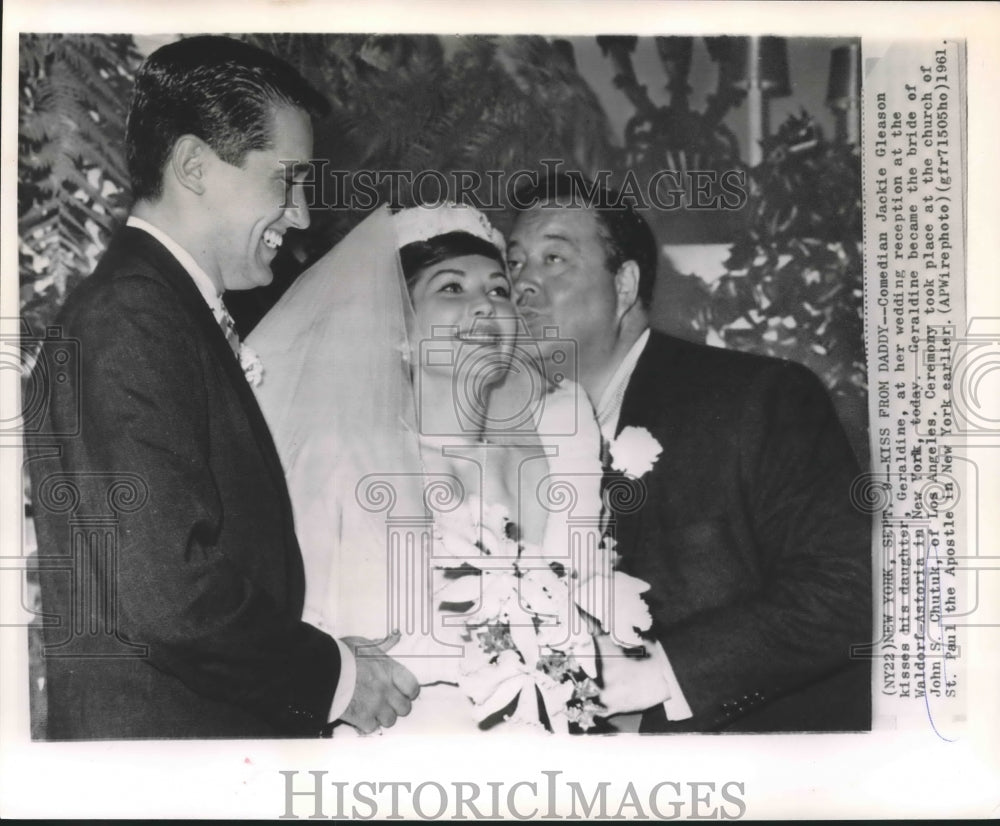 1961 Press Photo Jackie Gleason &amp; Daughter Geraldine at Her Wedding, New York- Historic Images