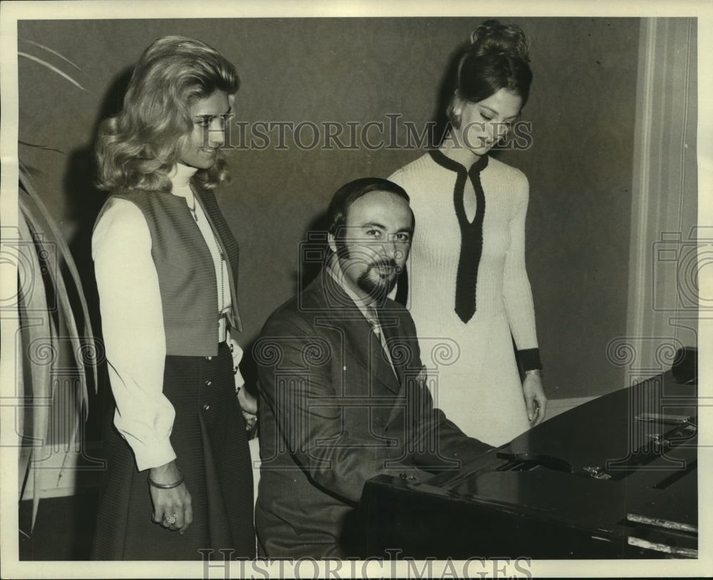 1971 Press Photo Ronnie Kole performs at the Leukemia Society benefit.