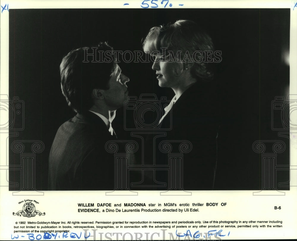 1992 Press Photo Willem Dafoe and Madonna star in Body of Evidence. - nop16037