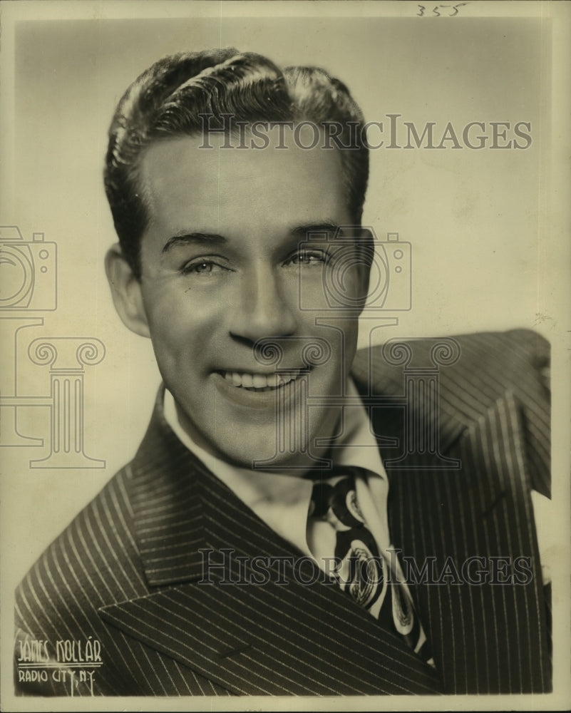 1947 Press Photo Jerry Cooper, singer heard on the radio. - nop17788