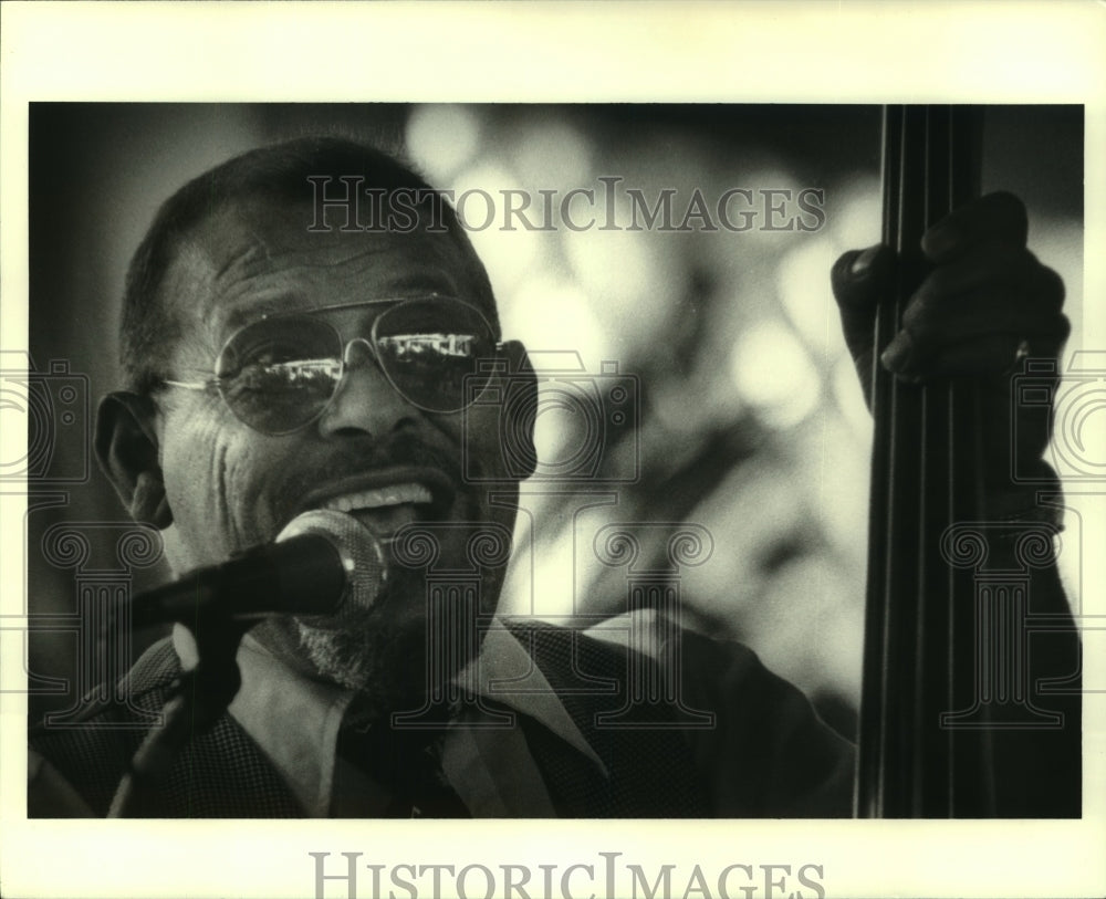1979 Press Photo Louis Cottrell's Jazz Band performing at New Orleans Hilton.
