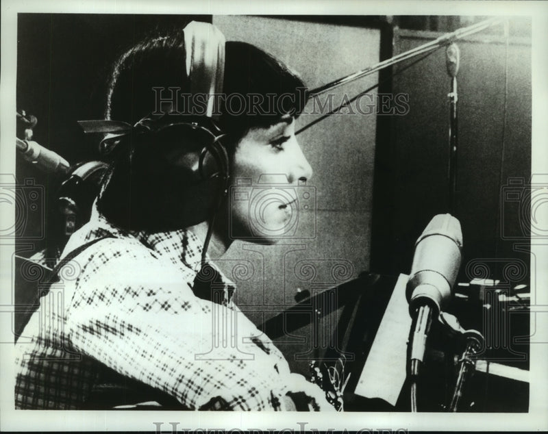 Load image into Gallery viewer, 1979 Press Photo Didi Conn in a scene from You Light Up My Life, on ABC.
