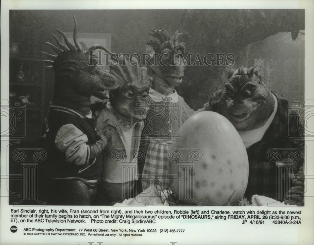 1991 Press Photo Earl, Fran, Robbie and Charlene In "Dinosaurs" Animated TV Show