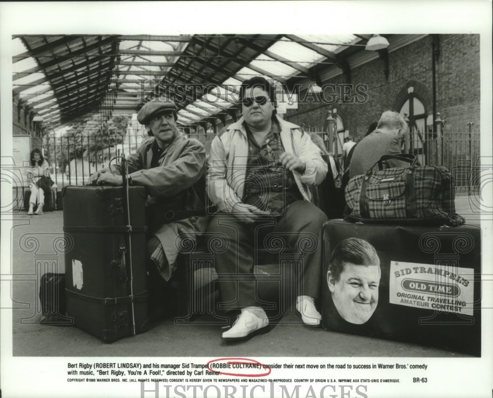 1989 Press Photo Actors Robert Lindsay and Robbie Coltrane In a Movie- Historic Images