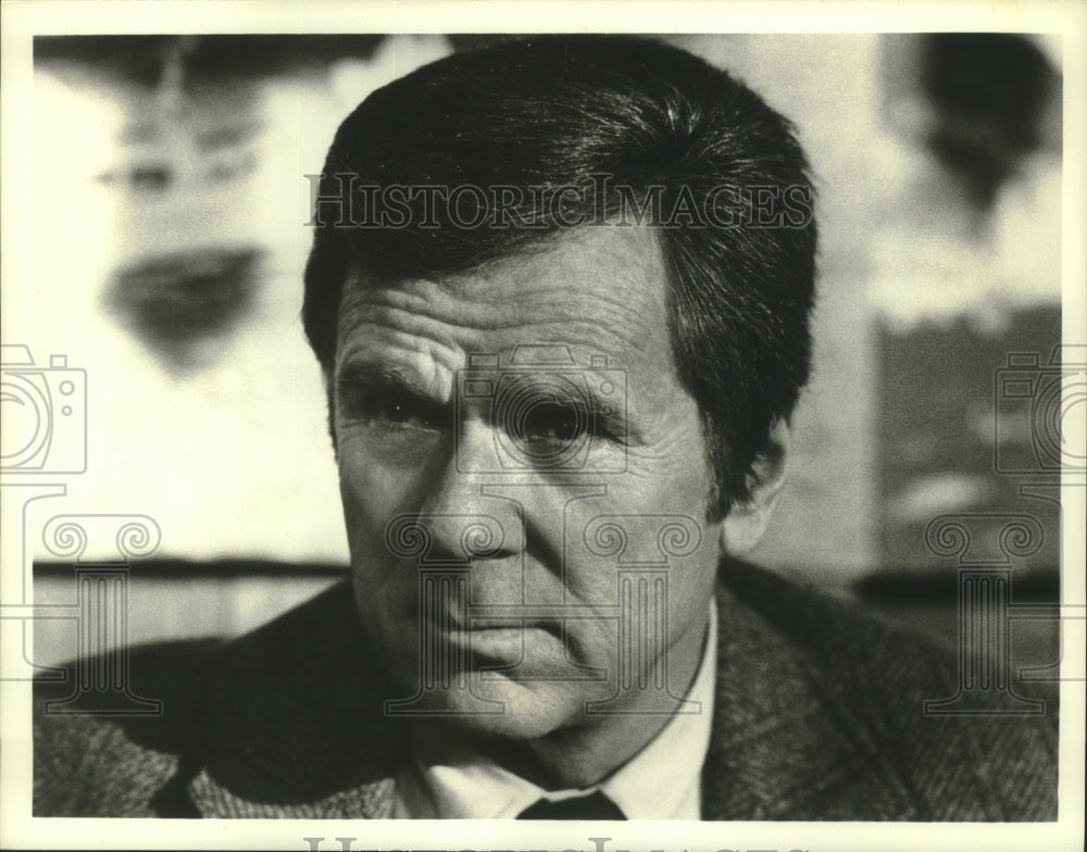 1975 Press Photo Jackie Cooper, actor, on "Mobile One," for ABC - nop19058