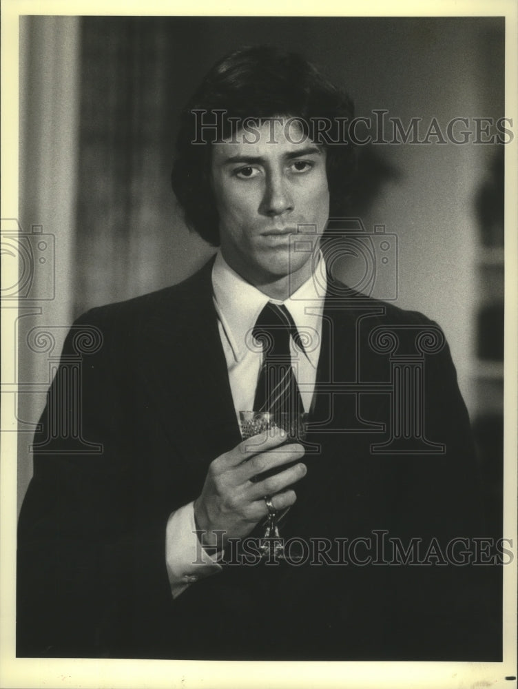1976 Press Photo Mark Desmond stars in "Executive Suite." - nop19306