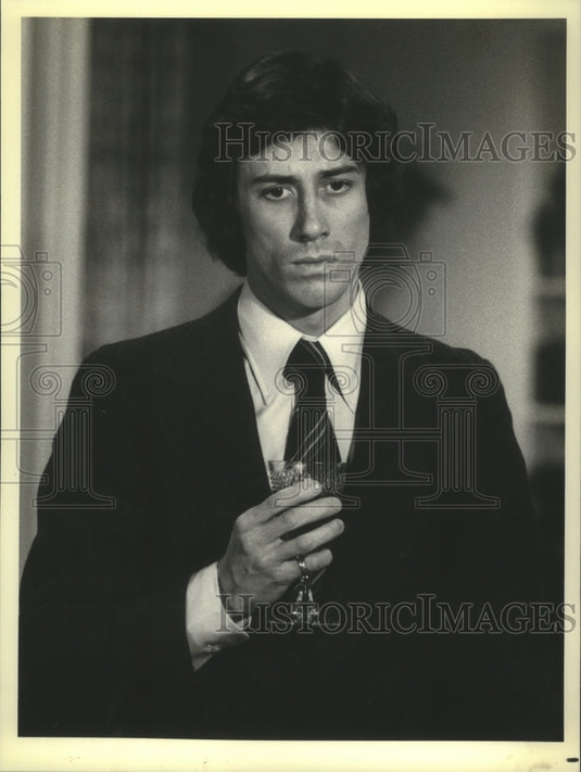 1976 Press Photo Mark Desmond stars in "Executive Suite." - nop19306