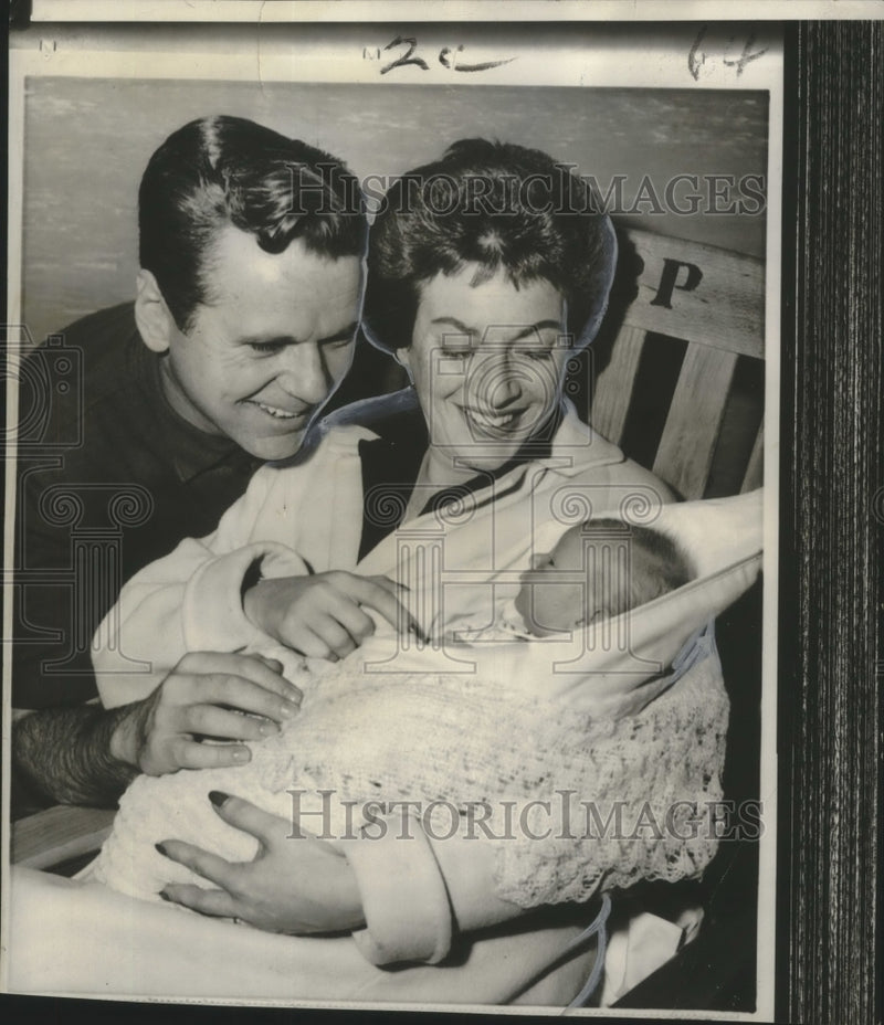 Load image into Gallery viewer, 1957 Press Photo Jackie Cooper, daughter, Julie &amp; wife, Barbara at hospital
