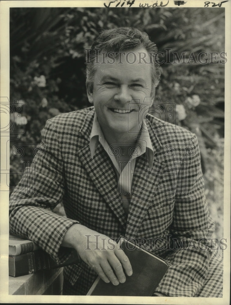 1975 Press Photo Bob Crane stars on The Bob Crane Show, on NBC. - nop19760