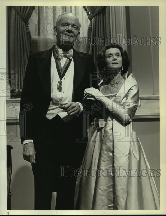 1979 Press Photo Andrew Duggan, Barbara Barrie "Backstairs at the White House"- Historic Images